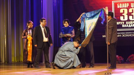 “Болор цом” яруу найргийн наадмын шилдгүүд тодорлоо